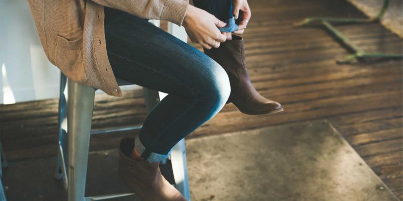 重庆汽车钥匙电池更换全攻略：纽扣电池型号、DIY步骤与专业匹配服务